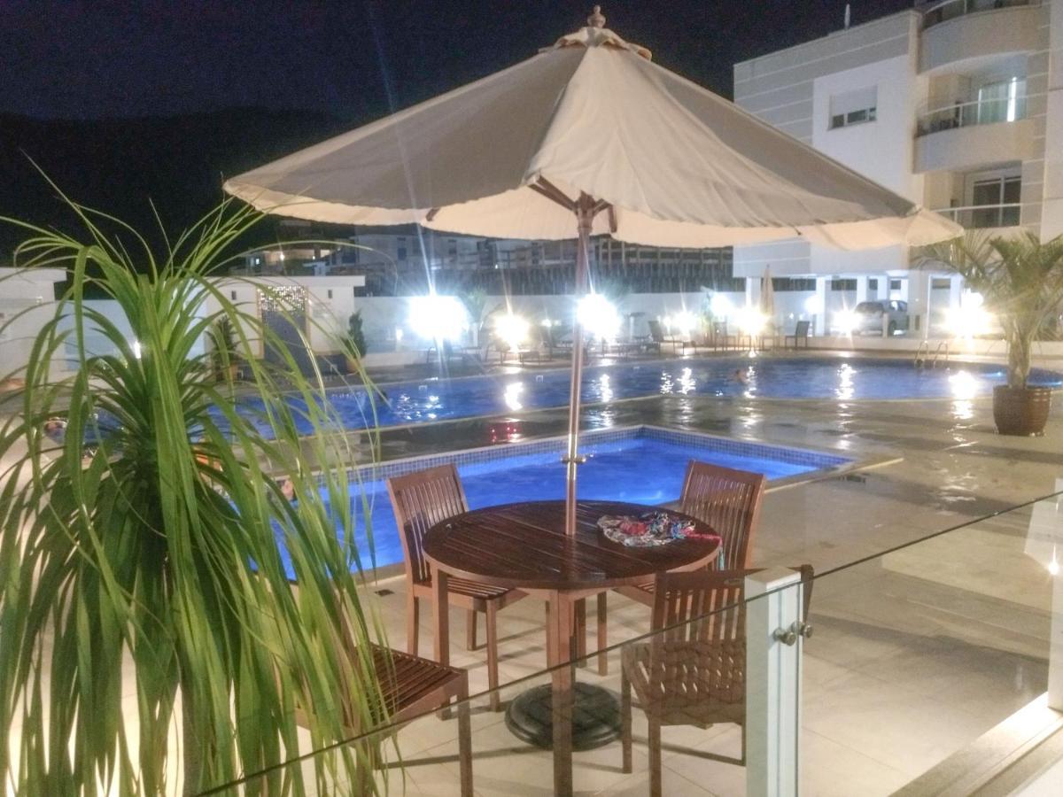 Apartamento Maravilhoso em Florianópolis na Praia dos Ingleses com piscina Exterior foto